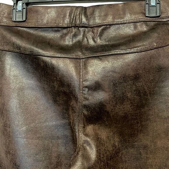 MAX‎ STUDIO Womens Faux Leather Pants Size M Distressed Look Brown Pull-On - Picture 5 of 7